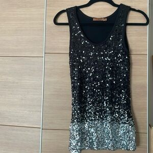 Shiny ombre tank top size small Belldini